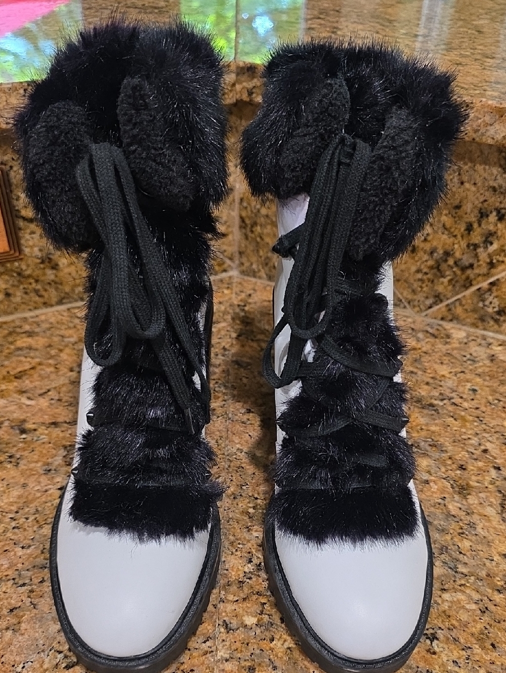 Guess Faux Fur Lined Block Heel Boots - SZ 10 - Picture 3 of 14